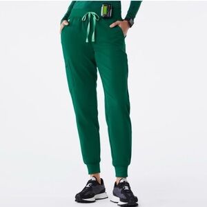 Hunter Green Figs. Size Small, non smoker.